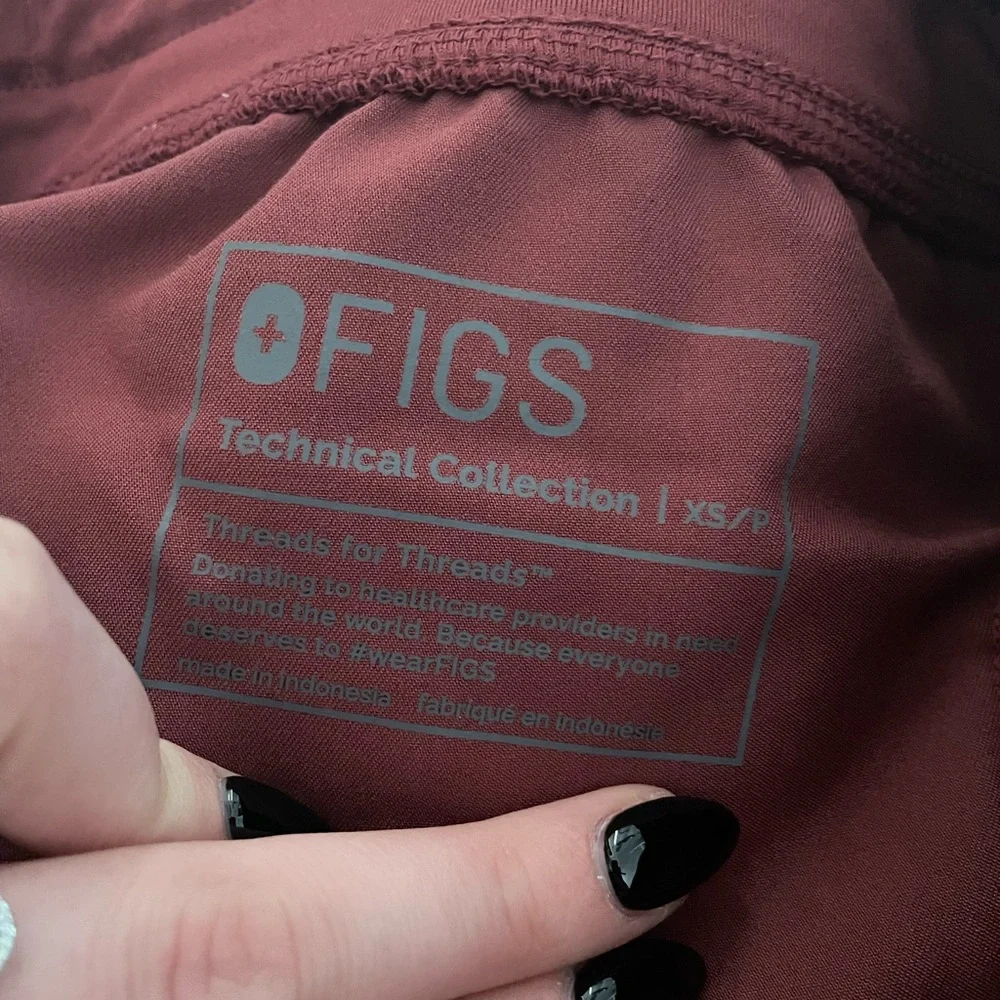 FIGS scrub Joggers - Picture 3 of 3